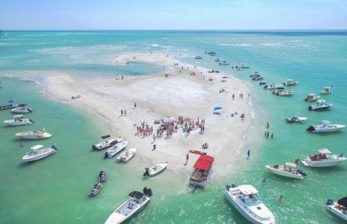 Village Breeze - Heated Pool, Private Patio, Village and Beach! - Foto 27