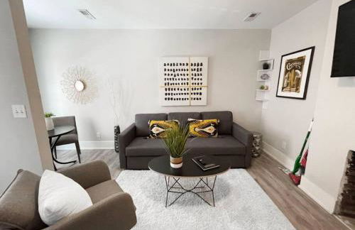 Full Building Huge Downtown Retreat Walkable to Everything - Foto 35