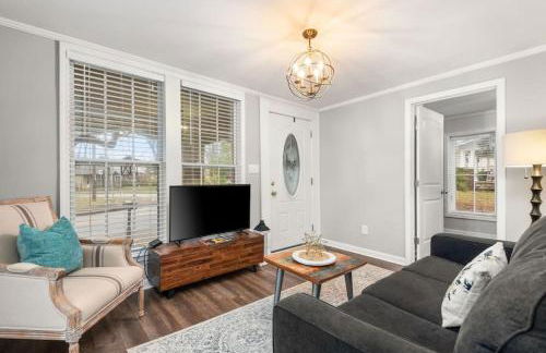 Stone Cottage 3 Bedroom Getaway - Stroll to DT Franklin - Historic Blakely House - Foto 14