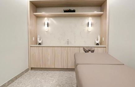 City Skyline Views & Rooftop Pool at District 225 - Foto 48