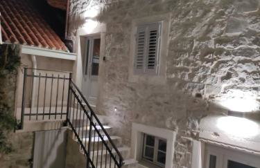 The center of Split, renovated stone house - Photo 1