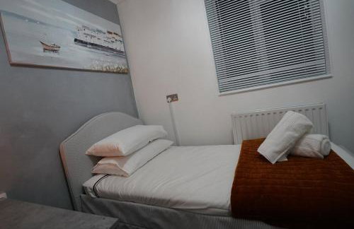 Premium 3BR House - Loughton - by Rent Squared LTD - Foto 17