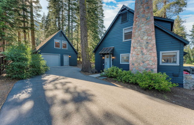 West Shore Lake House by Avantstay Ski Cabin w/ Backyard Sledding Hill! - Photo 49