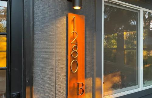 Zen Haus Garden Retreat, prime location, Luxe amenities - Photo 37