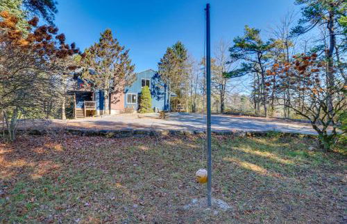 Near Skiing Lakefront Gem with Kayaks in Long Pond - Foto 38