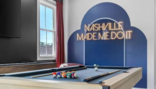 The Morrison - Karaoke Theater Backyard Oasis - Foto 4