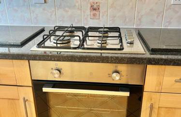 Big 6 Beds Home, Free Private Parking, TV, Garden - Foto 30