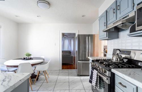 The B&W Haven 5BR Home with yard theater - Foto 39