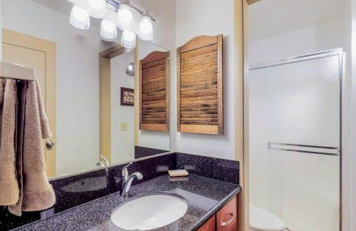 Woodsy retreat near Northstar & lake - Foto 25