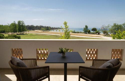 Kalani Residence - Photo 28