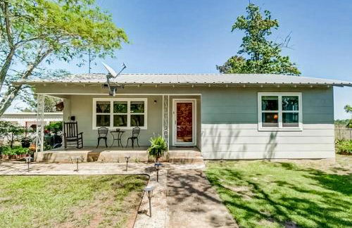 Fenced Yard! Peaceful Retreat in Smithville - Photo 1