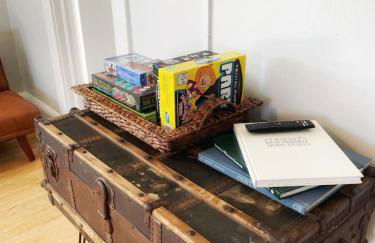 Chateau Blanc Yale Located Downtown - Photo 9