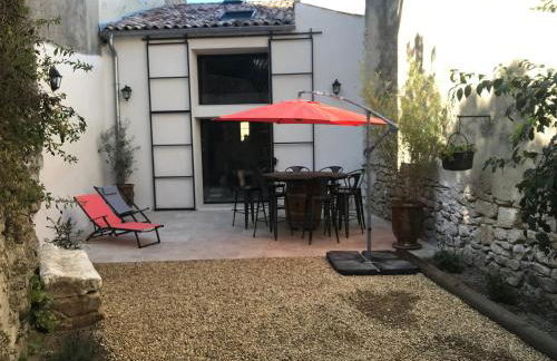 La Bourgade - Foto 1