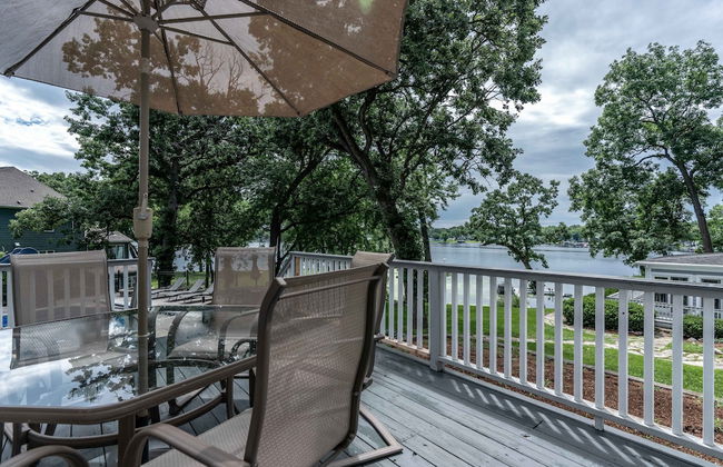 Island Getaway on Delavan Lake - Photo 52