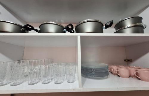 CASA - localizada no centro de Campo Grande - 2 quartos com ar e garagem para 2 carros - Foto 41