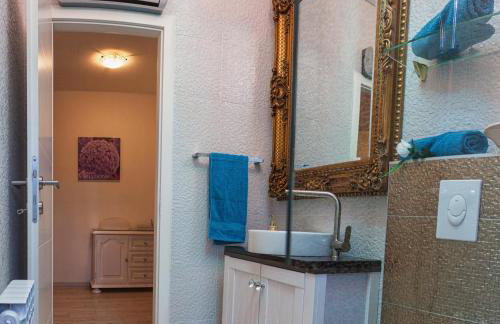 Luxury apartment Sara with heated pool - Photo 8