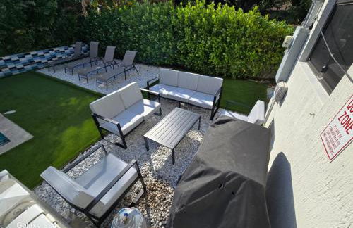 Super stylish 4 BR Home Steps from the Fun - Foto 63