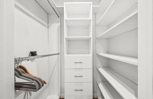 Charming Encino Retreat with Pool - Foto 30