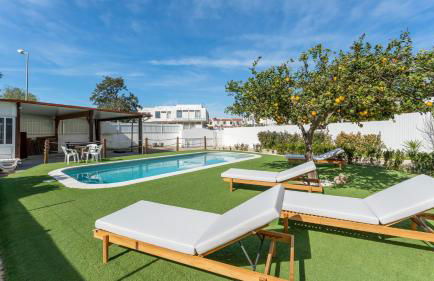 Sunny 3BDR Apt with Pool in Ferreiras by LovelyStay - Foto 25