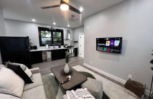 ADA Friendly and AC Little House on the Ferry - Foto 8