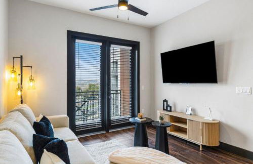 12 Min to Downtown with Pool, Balcony and Free Parking - Foto 10