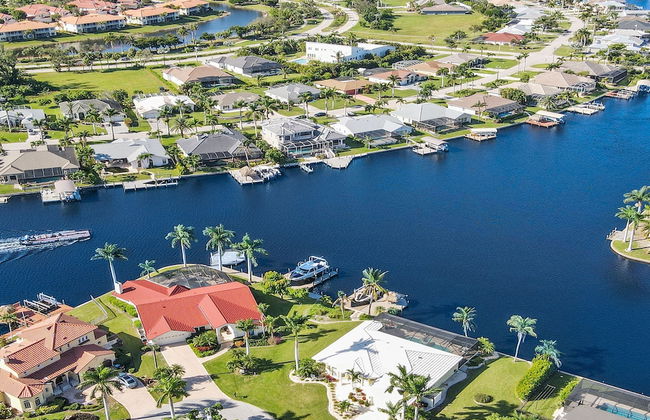 Rosegarden - Pool Spa and Perfect Water View - Foto 5