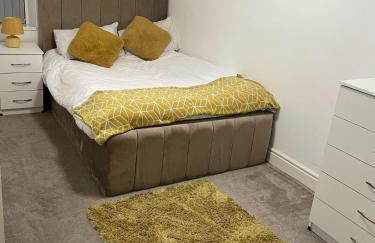 2 Bed Flat - Sleeps 4 - Jacuzzi Bath - Parking - Photo 28