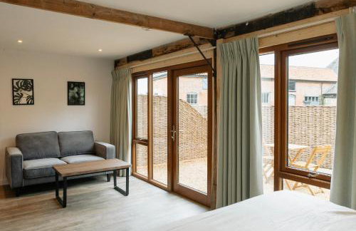 2 Henham Barns - Photo 1