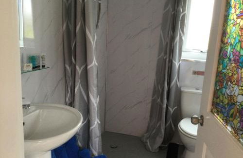 Orange Yurt With Hot Tub- Sleeps 3, Parking & Pets - Foto 20