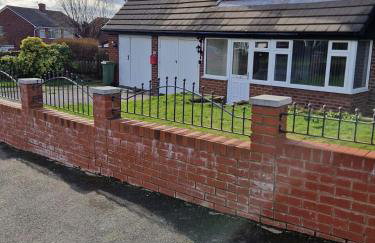 Family-Friendly Detached House Near Leeds and Bradford with Garden - Foto 38