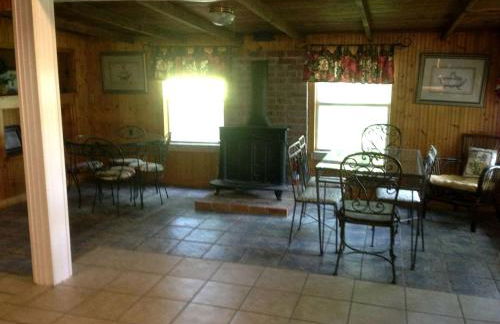 Rustic Waterfront Cottage Rental on the Guadalupe River in Texas - Photo 13