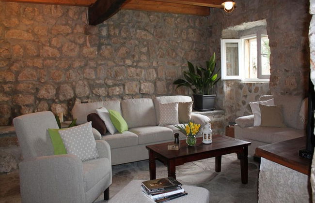 Stone Holiday Home in Brotnice Dalmatia with Outdoor Hot Tub - Foto 5