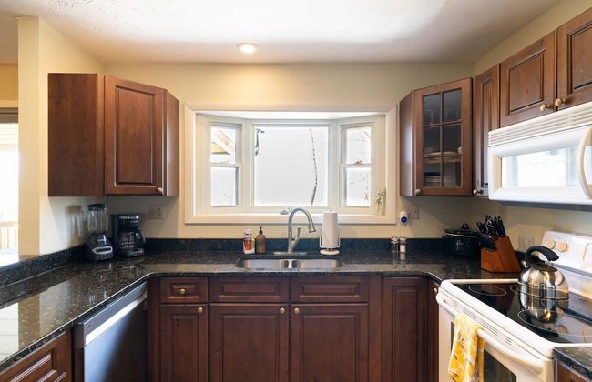 Ash Vale by Avantstay Spacious Deck w Views Ping Pong Table - Foto 12