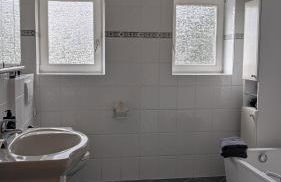 " FeWo am Hof " Große Wohnung mit zwei Schlafzimmern, seperate Küche und großem Bad - Foto 23