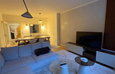 2BR Retreat in Lumiar near airport w Patio - Foto 18