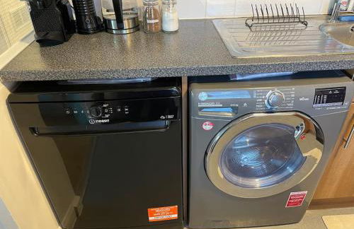 Self-catering fully equipped apartment in Vauxhall - Photo 10