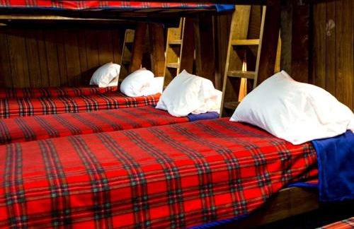 Spacious Cabin for a Group Getaway Overlooking Junior Lake in Florida - Foto 14