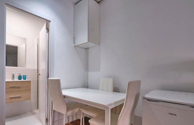 Madrid City Apartment - Photo 14