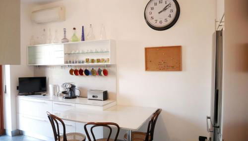 GuestHost - Raffaella splendido bilo x4 - Photo 2