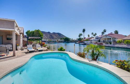 Lakefront Home with Outdoor Oasis in Glendale! - Foto 1