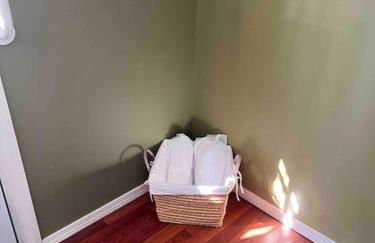 Theos Cottage Niagara - Photo 14