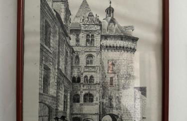 GITE DANINOU; meublé 3 chambres avec terrasse (1er étage du château) , salon et cuisine ouverte - Foto 15