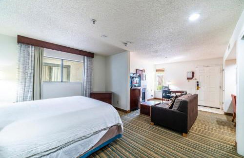 Metro Extended Stays Phoenix - Photo 39