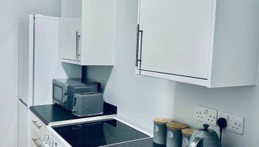 2 Bed Ground Floor Apt - outdoor access in Strood F2 - Foto 4, stove