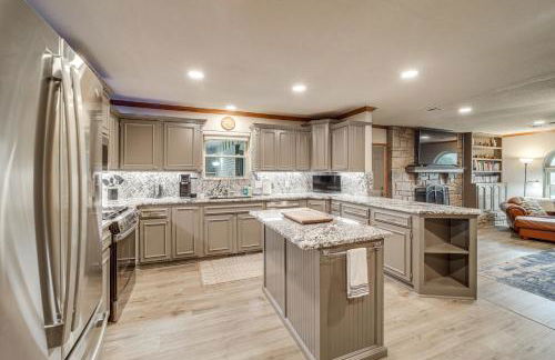 Family-Friendly Tulsa Suburb Home By Parks and River - Photo 8