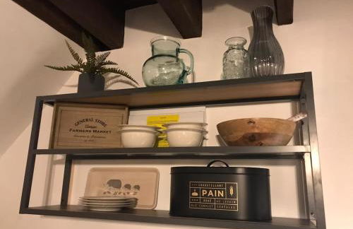 Listed One bedroom thatched cottage with garden - Photo 6