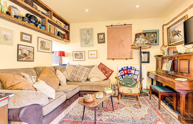 Family Country Cottage With a Private Valley View - Foto 17