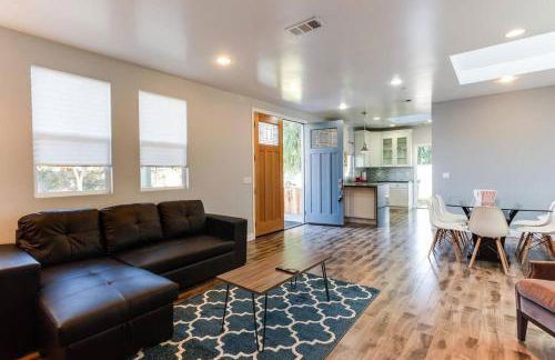 Stylish Modern Lake Balboa Retreat 3 Bedroom House - Foto 6