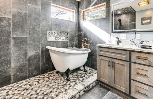 Spacious Retreat with Deck 14 Mi to Nolin Lake! - Foto 16