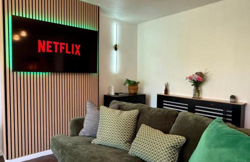 Modern 3 Bedroom Bungalow, EV Friendly, Parking Included - Foto 7